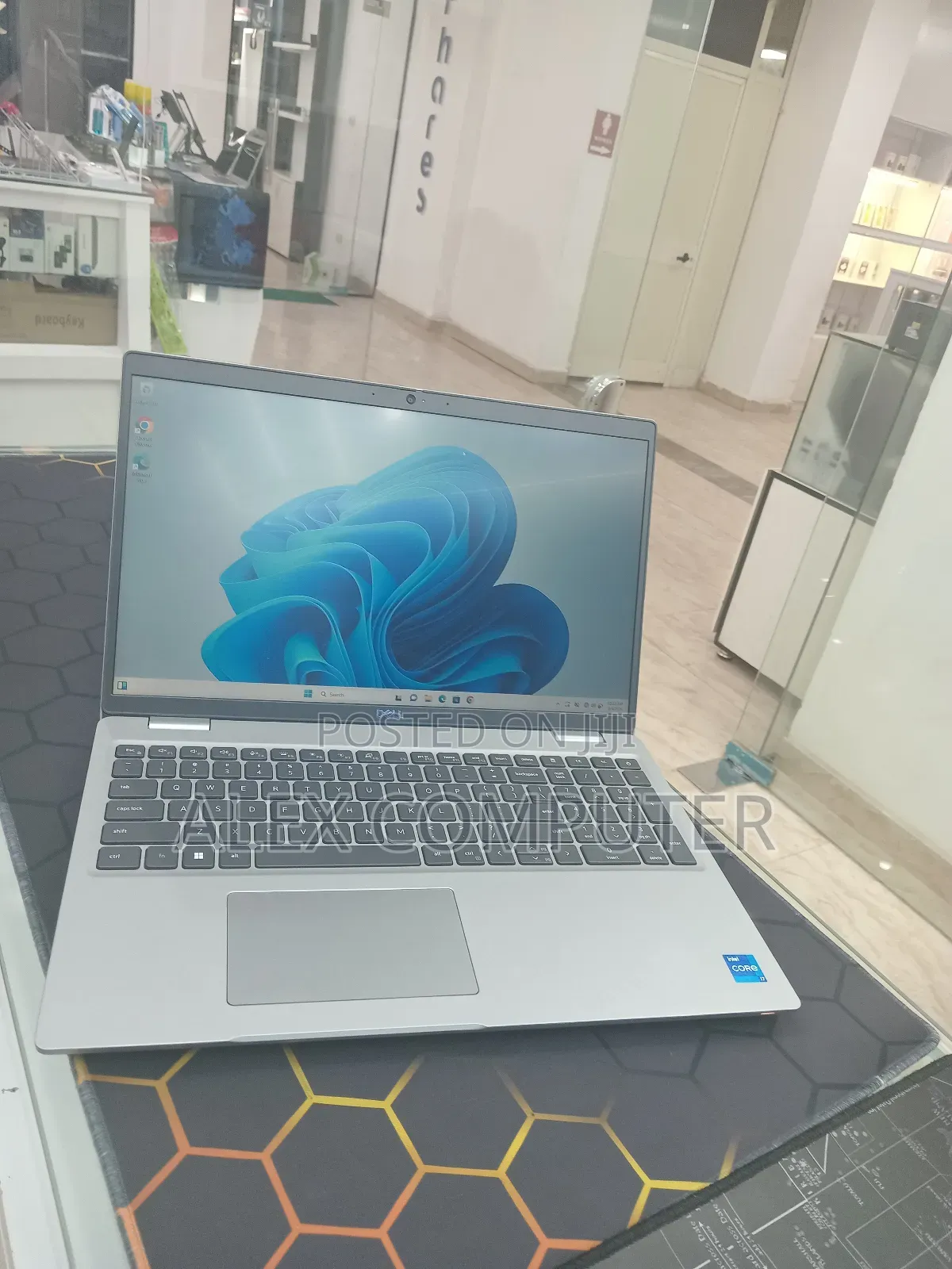 New Laptop Dell 16GB Intel Core i7 SSD 512GB