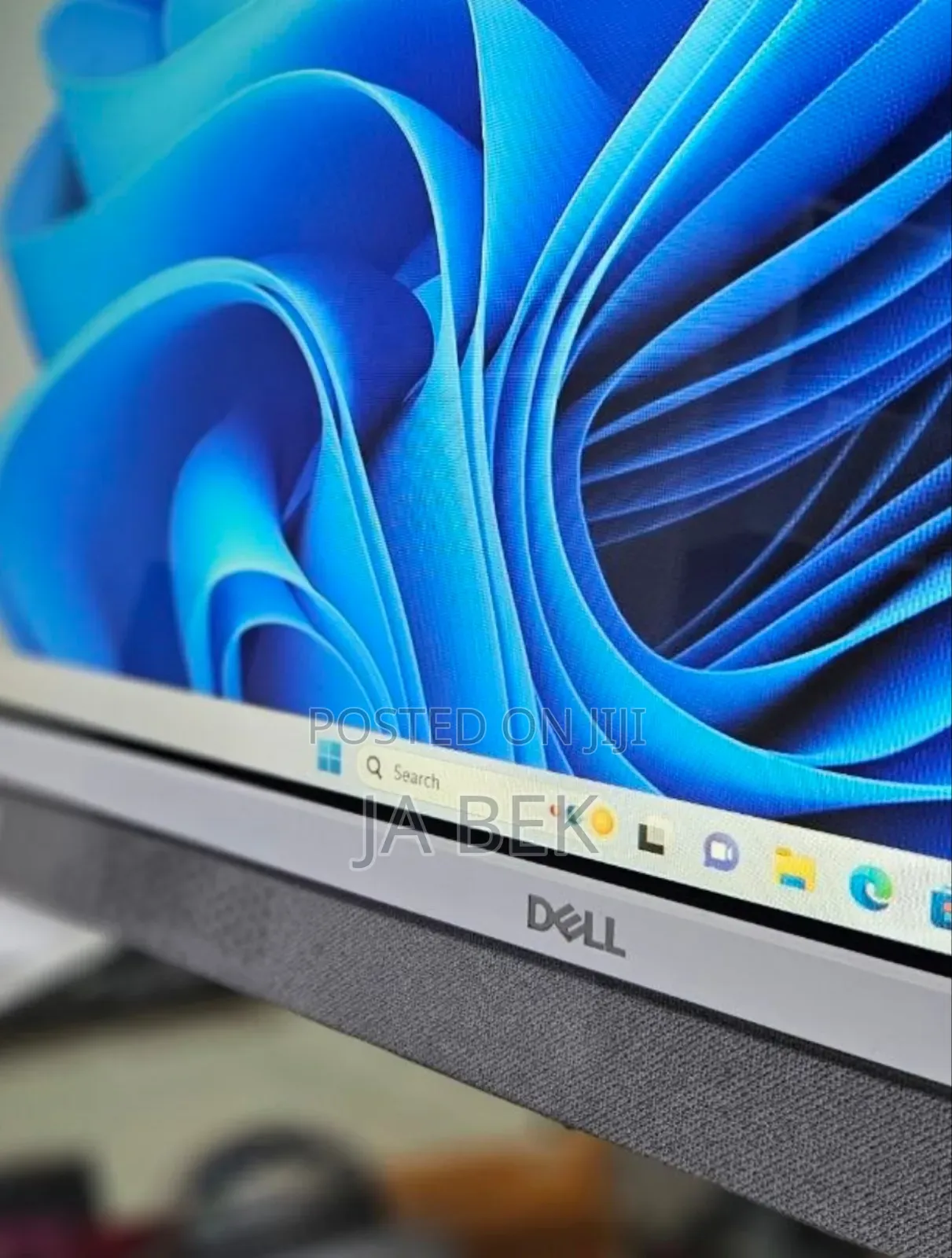 New Dell Inspiron 27 All-in-One 12GB Intel Core i7 SSD 512GB