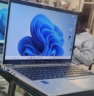 New Laptop HP EliteBook 840 G8 16GB Intel Core i7 SSD 512GB