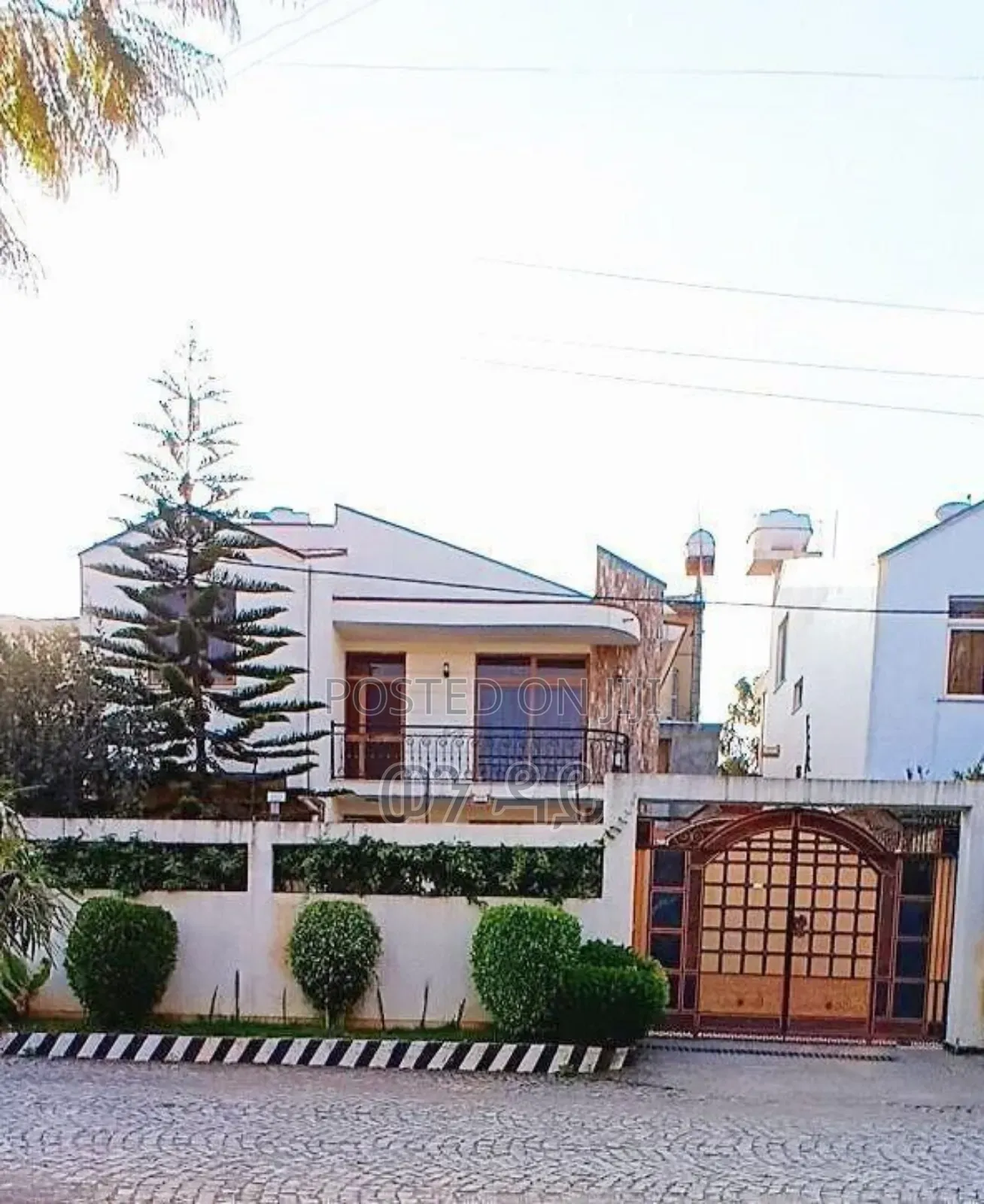 Furnished 7bdrm House in Bole for sale