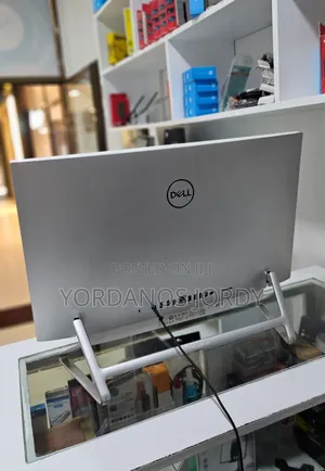 New Dell Inspiron 27 All-in-One 12GB Intel Core i7 SSD 512GB