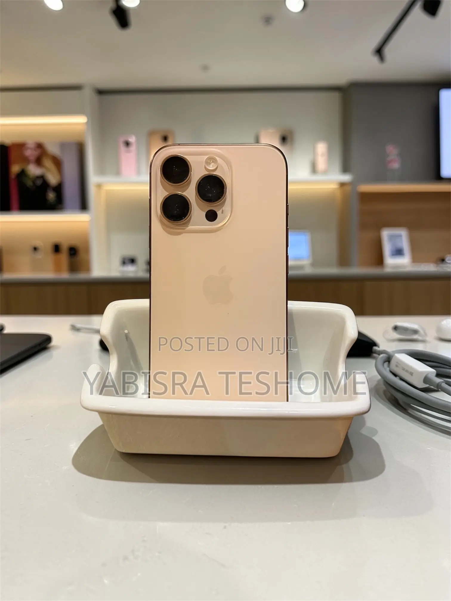 Apple iPhone 16 Pro 256 GB Gold