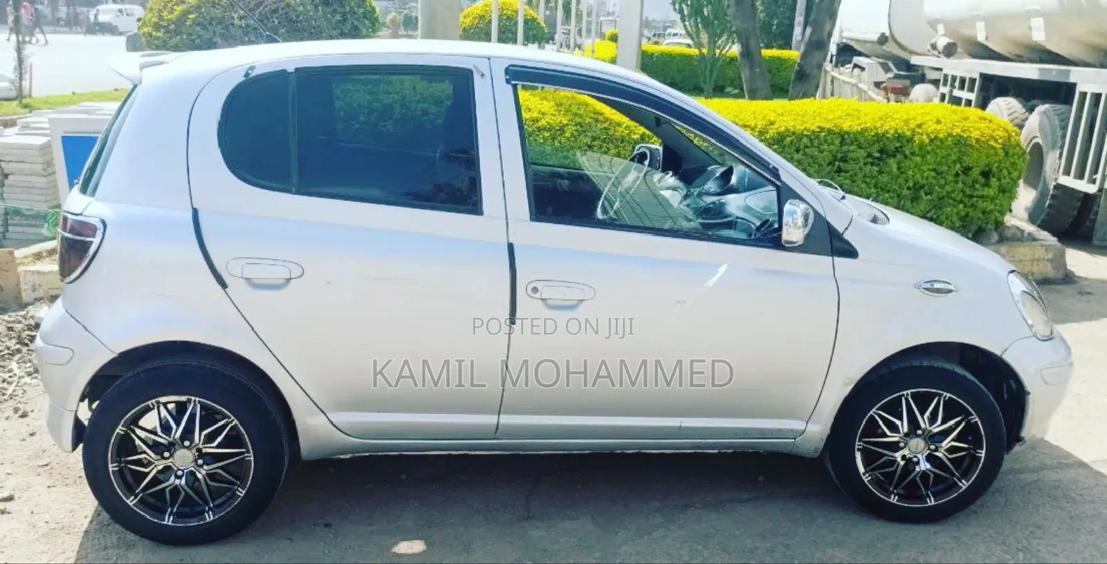 Toyota Vitz 2003 Silver