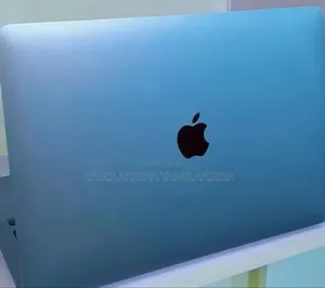 New Laptop Apple MacBook Pro 2019 8GB Intel Core i5 SSD 256GB
