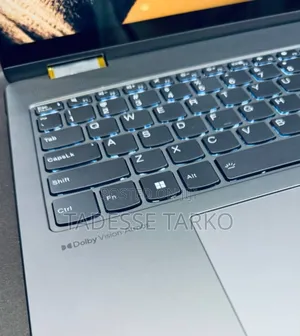 New Laptop Lenovo Yoga 7i 16GB Intel Core i7 SSD 512GB