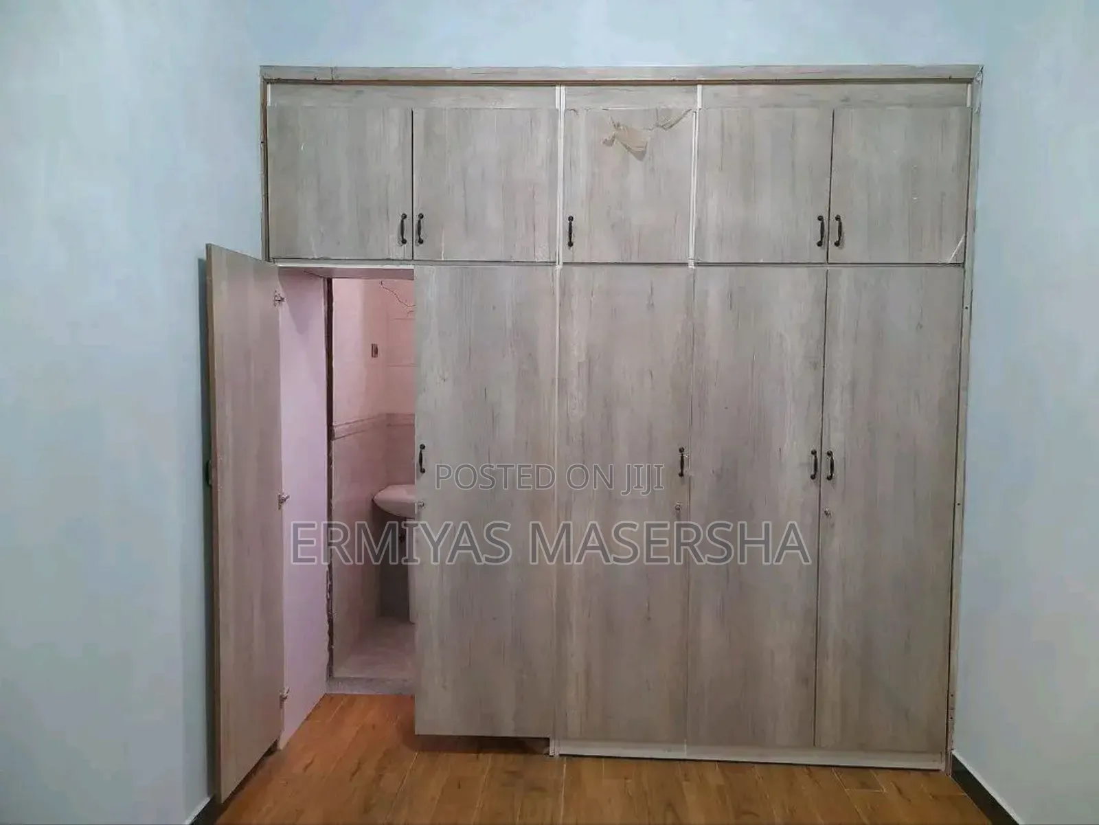 Furnished 5bdrm Villa in Yeka for sale