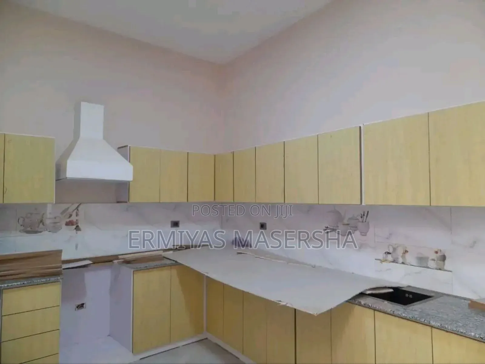 Furnished 5bdrm Villa in Yeka for sale