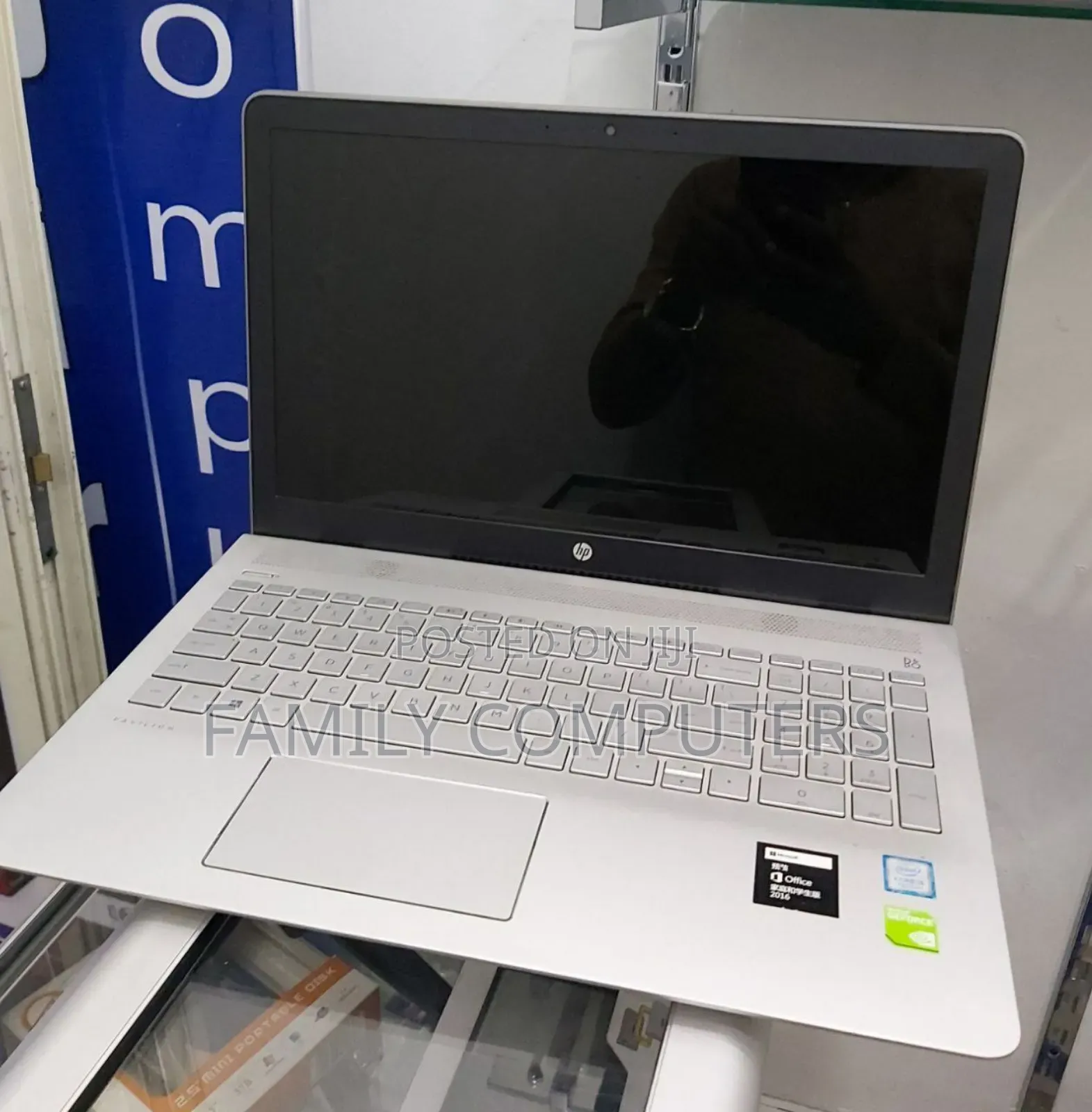 New Laptop HP Pavilion 15 8GB Intel Core i5 SSD 256GB