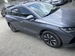 New BYD E2 43 kWh 94 hp FWD 2024 Gray