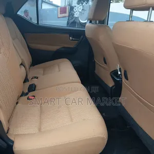 Toyota Fortuner 2022 Black