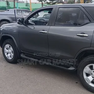 Toyota Fortuner 2022 Black