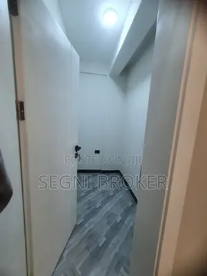 Furnished 5bdrm House in Semet Safari, Bole for sale