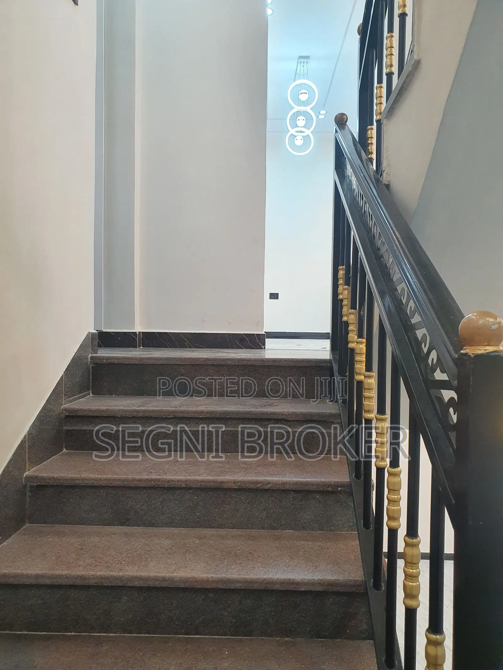 Furnished 5bdrm House in Semet Safari, Bole for sale