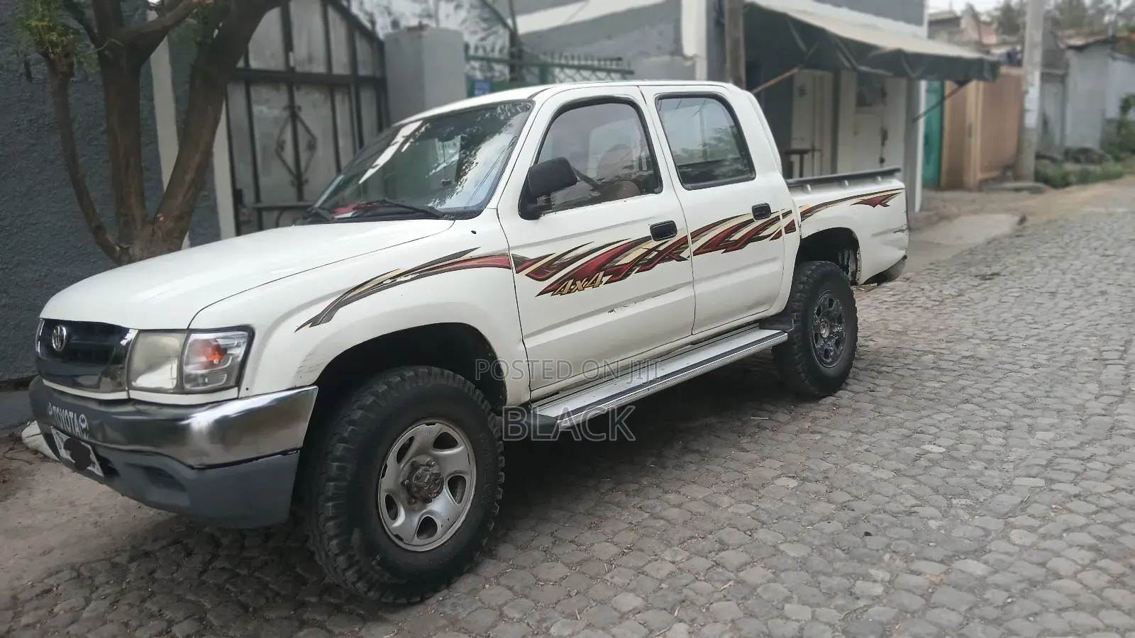 Toyota Hilux 1998 White