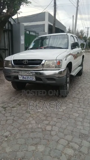 Toyota Hilux 1998 White