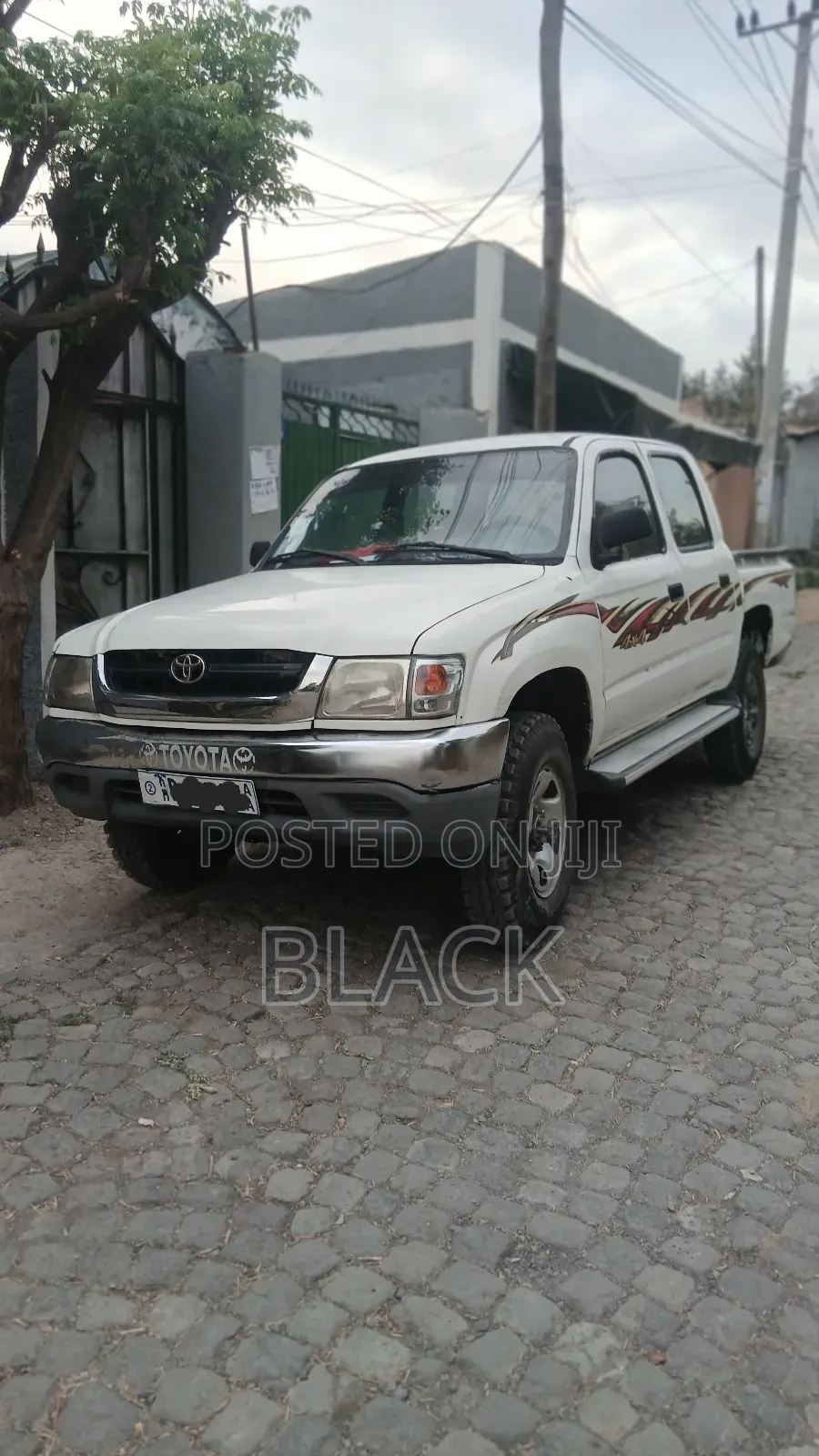 Toyota Hilux 1998 White