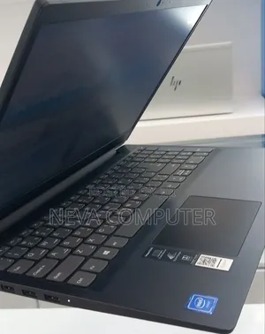 New Laptop Lenovo Ideapad 3 4GB Intel Core i5 SSD 1T