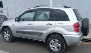 Toyota RAV4 Automatic 2002 Silver