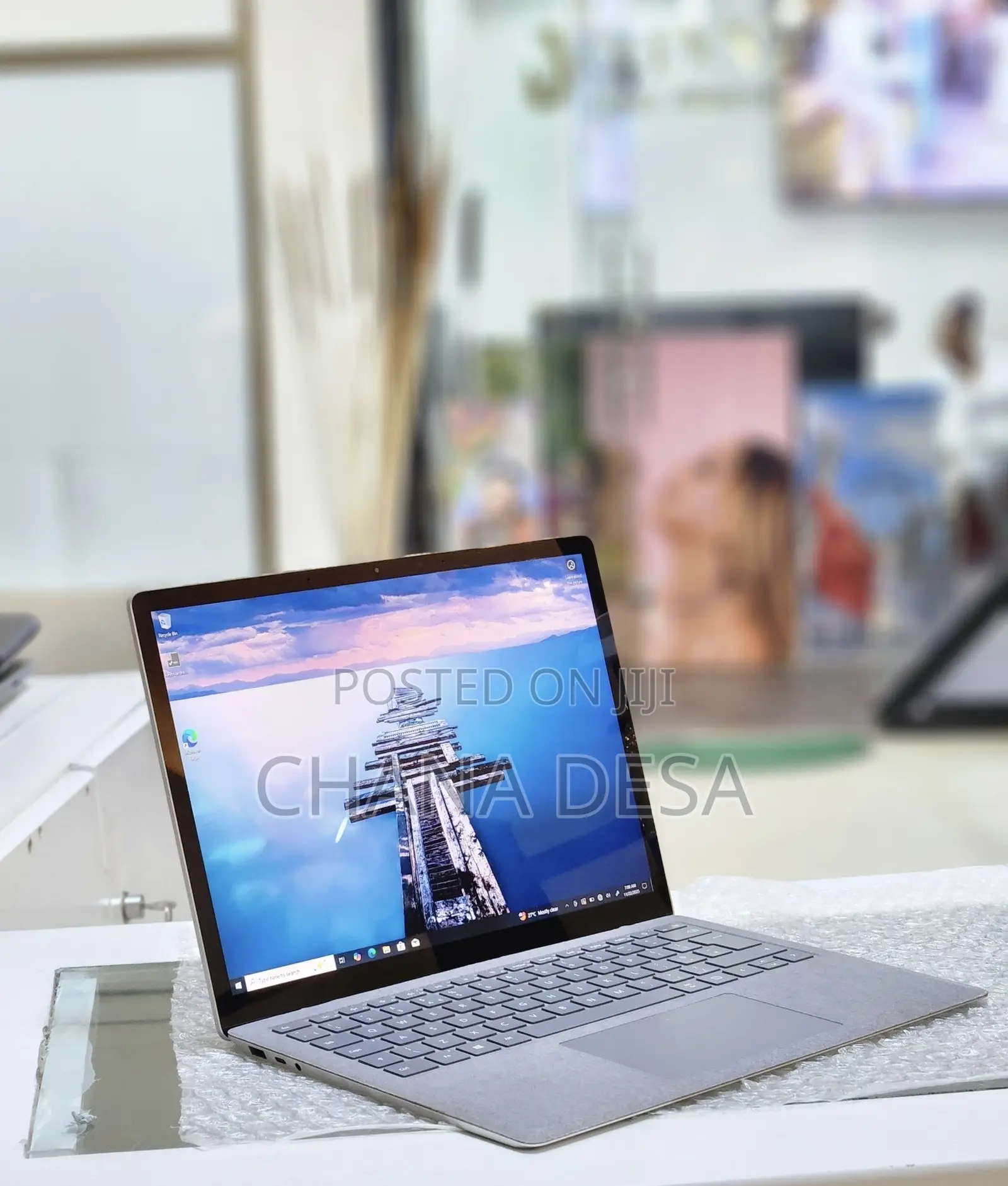 New Laptop Microsoft Surface 8GB Intel Core i5 SSD 512GB
