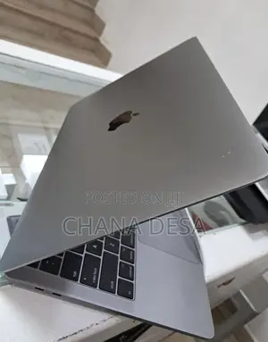 New Laptop Apple MacBook Pro 16GB Intel Core i5 SSD 256GB