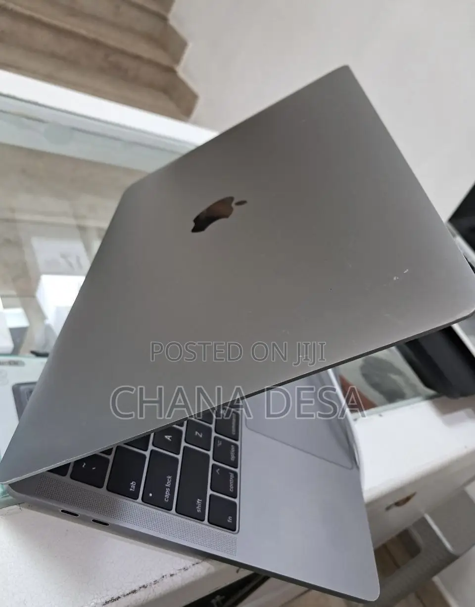 New Laptop Apple MacBook Pro 16GB Intel Core i5 SSD 256GB