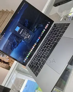New Laptop Apple MacBook Pro 16GB Intel Core i5 SSD 256GB
