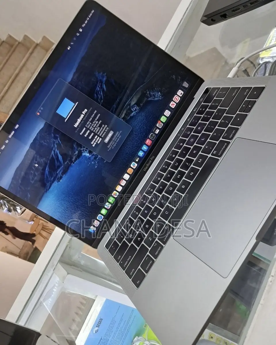 New Laptop Apple MacBook Pro 16GB Intel Core i5 SSD 256GB