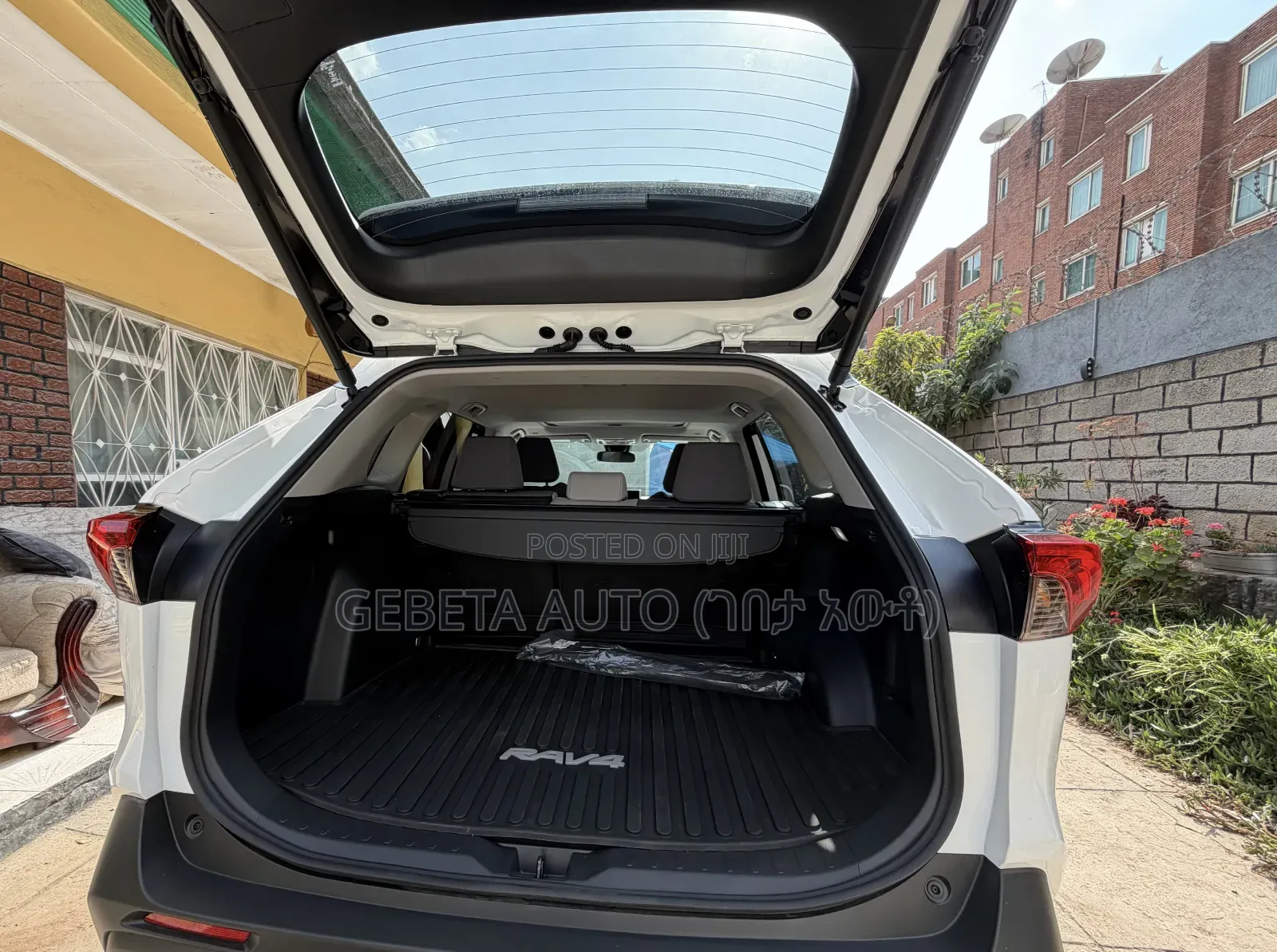 New Toyota RAV4 XLE 2025