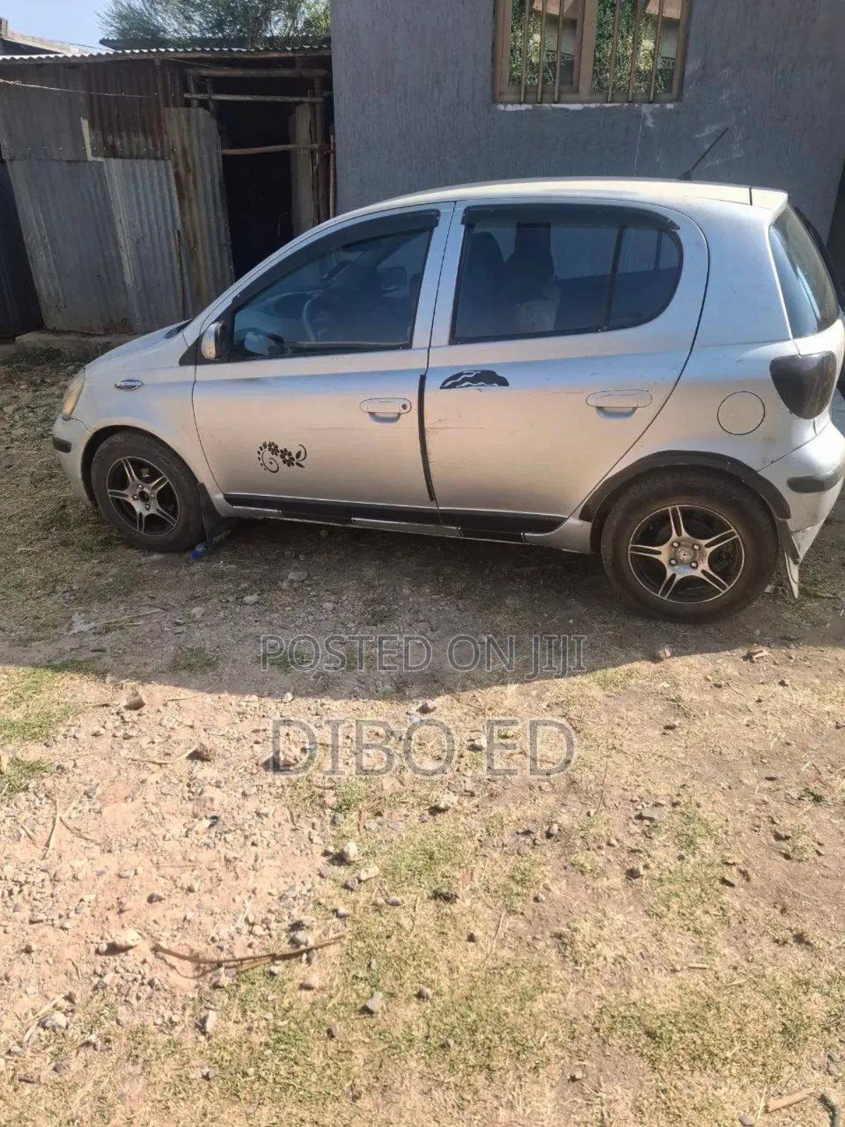 Toyota Vitz 2004 Silver