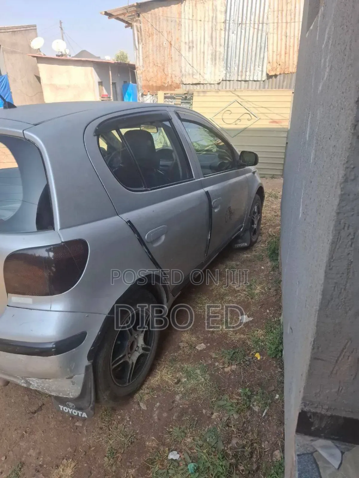 Toyota Vitz 2004 Silver