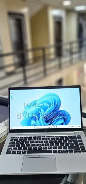 New Laptop HP EliteBook 840 G8 16GB Intel Core i5 SSD 512GB