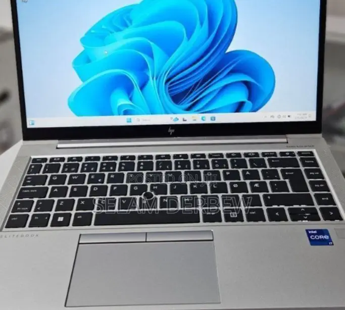 New Laptop HP EliteBook 830 G8 16GB Intel Core i7 SSD 512GB