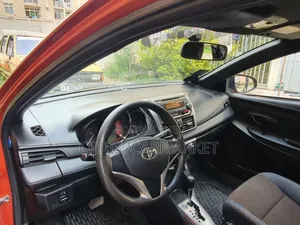 Toyota Yaris L Hatchback 5dr 2015 Burgundy