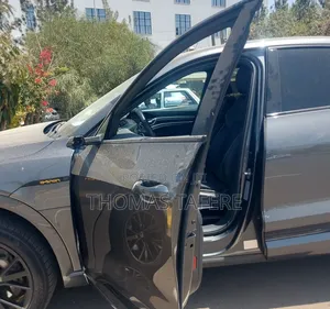 New Audi Q8 e-tron 2024