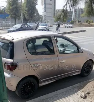 Toyota Vitz 2002 Beige