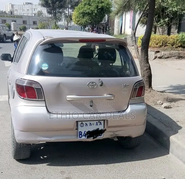 Toyota Vitz 2002 Beige