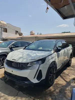 Peugeot 5008 2022 White