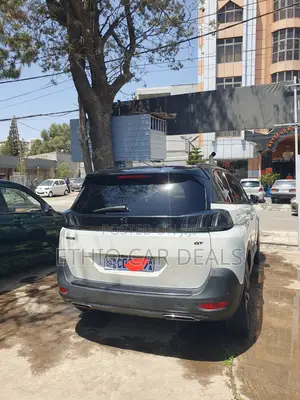 Peugeot 5008 2022 White