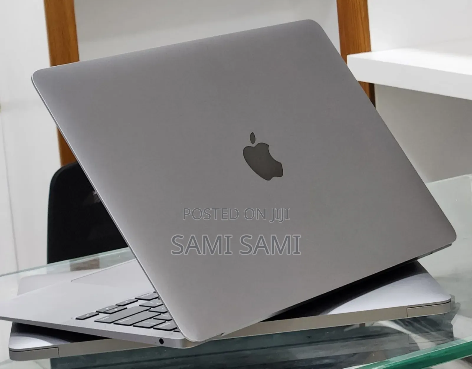 New Laptop Apple MacBook Air 2020 M1 8GB Apple M1 SSD 256GB