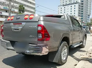 Toyota Hilux 2018 Gray