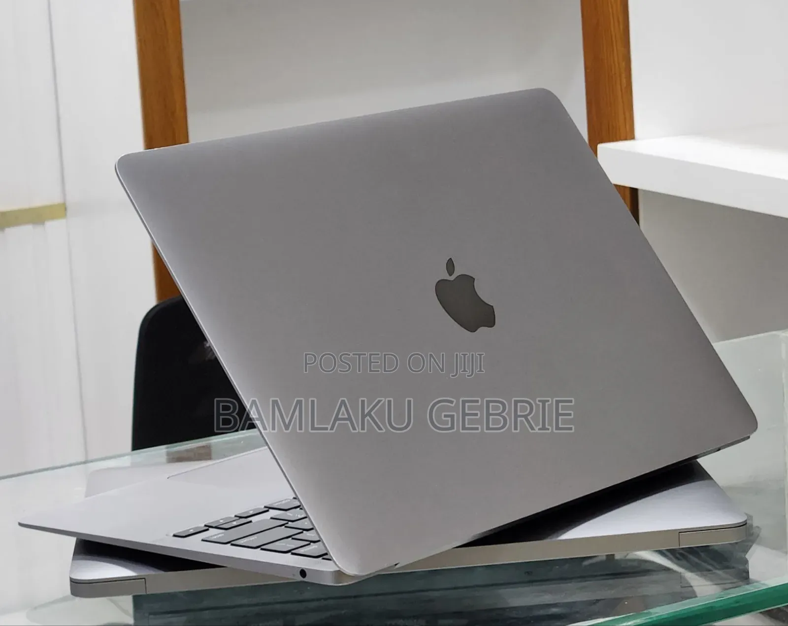 New Laptop Apple MacBook Air 2020 M1 8GB Apple M1 SSD 256GB