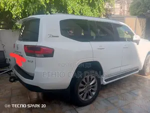 Toyota Land Cruiser 2022 White