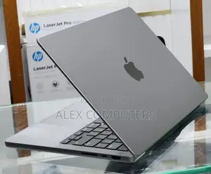 New Laptop Apple MacBook Pro M1 16GB Apple M1 Pro SSD 512GB