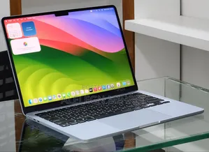 New Laptop Apple MacBook 16GB Apple M4 SSD 256GB