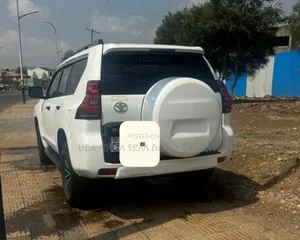 Toyota Land Cruiser Prado 2018 Ivory