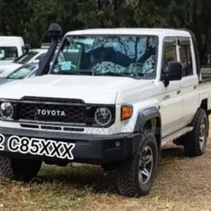 Toyota Land Cruiser 2018 Off white