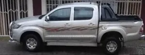Toyota Hilux 2013 Gold