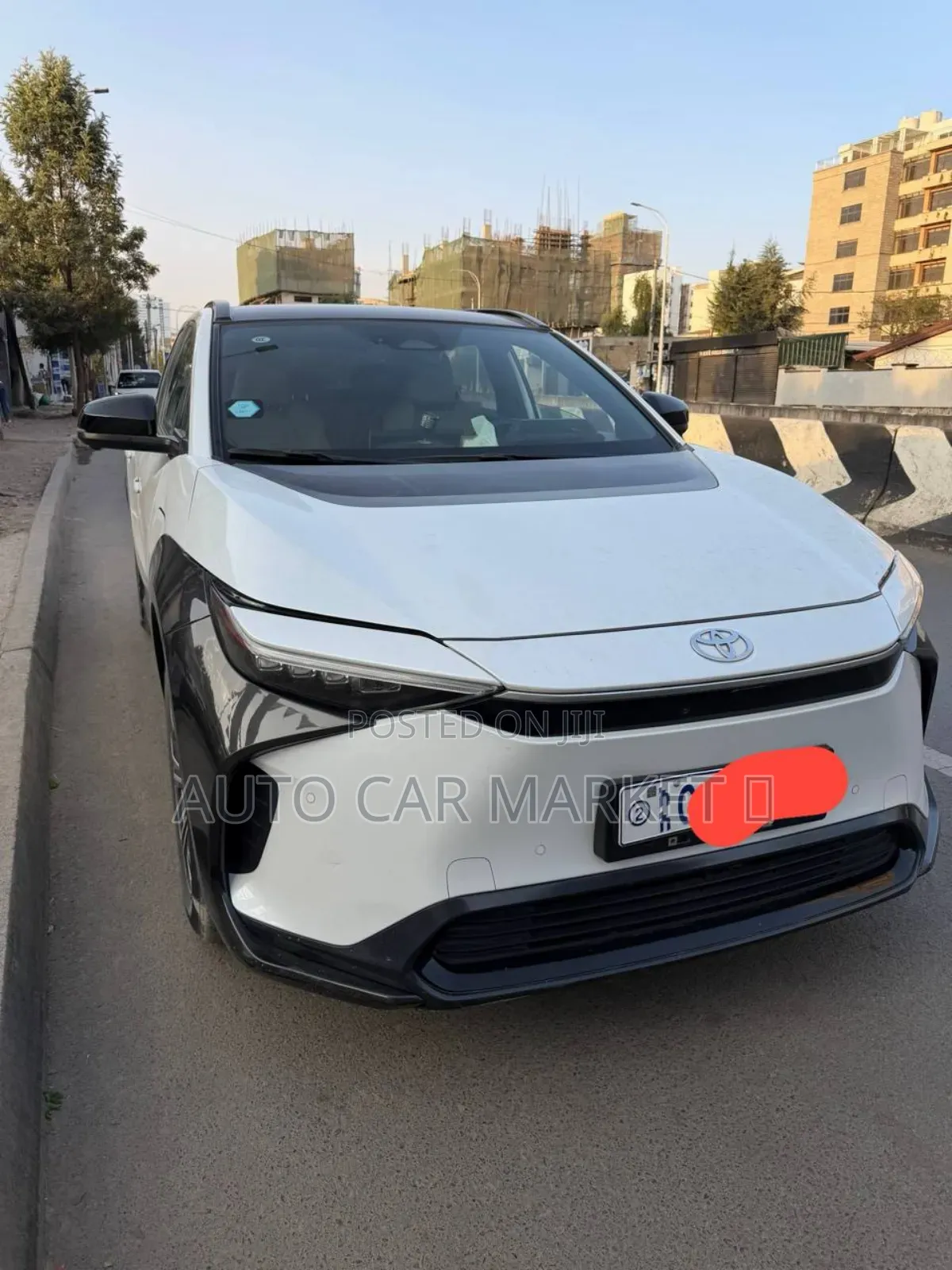 Toyota bZ4X 71.4 kWh AWD 2023 White