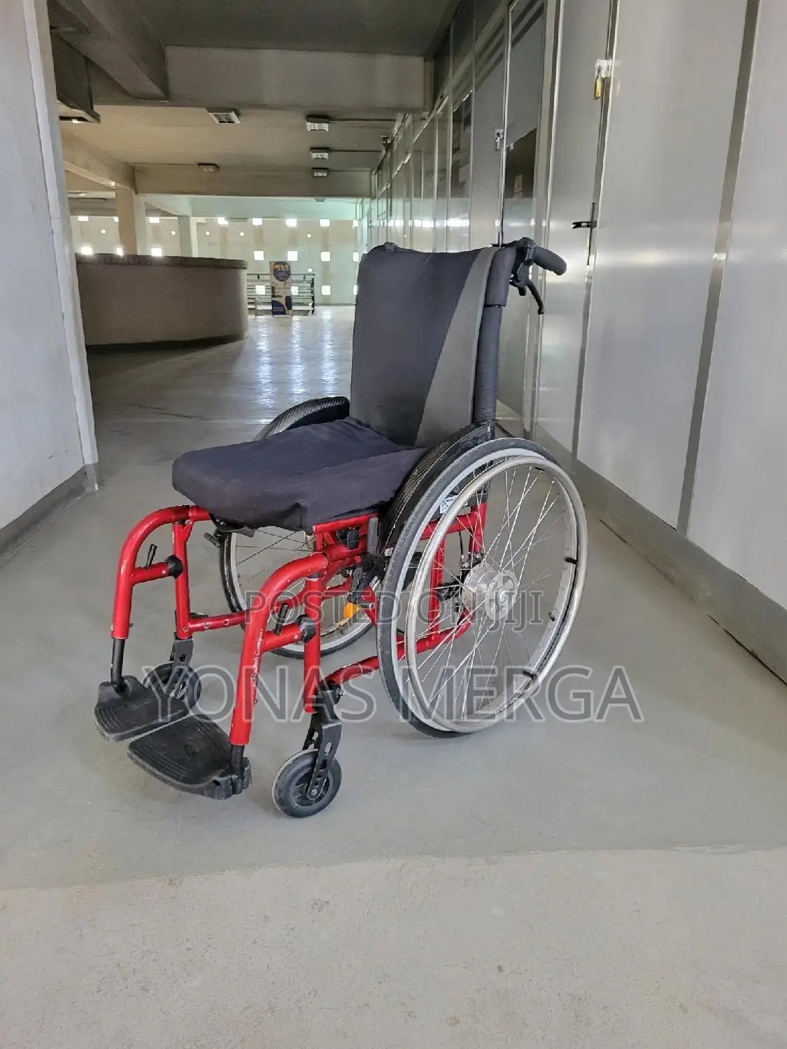 Normal European Wheelchair築𦬅system. Folding Frame Makes It Compact.
