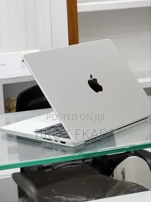 New Laptop Apple MacBook Pro M1 16GB Apple M1 Pro SSD 512GB